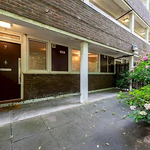 Sootheus - Cosy Surrey Quays Apartment London